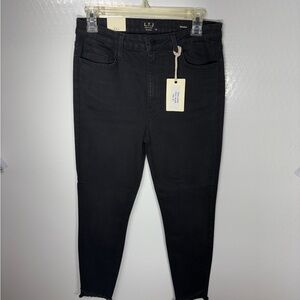 LTJ Women's Black Cropped Jeans 344